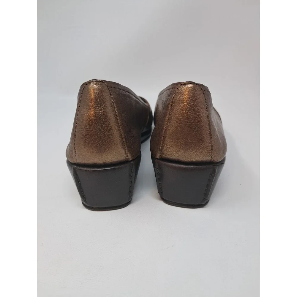 AEROSOLES wedge stitch